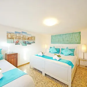 Apartment Campo San Polo Rialto, Venice